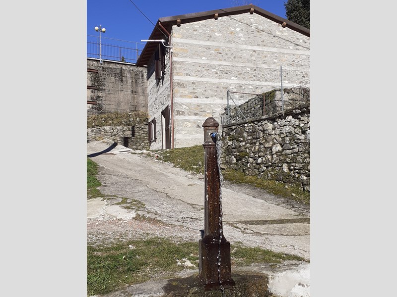 Rustico in Vendita a Vagli Sotto, zona Vagli Sotto (LU), 81'000€, 100 m²