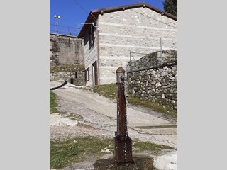 Rustico in Vendita a Vagli Sotto, zona Vagli Sotto (LU), 81'000€, 100 m²