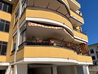 Quadrilocale in Vendita a Mondragone, zona Via Castelvolturno, 150'000€, 100 m²