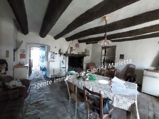 Cascina in Vendita a Piossasco, 42'000€, 250 m²