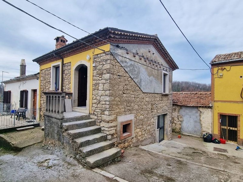 Casa Indipendente in Vendita a Guardia Lombardi, 30'000€, 65 m²