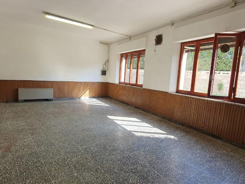 Laboratorio in Affitto a Capannori, zona San Colombano, 550€, 83 m²