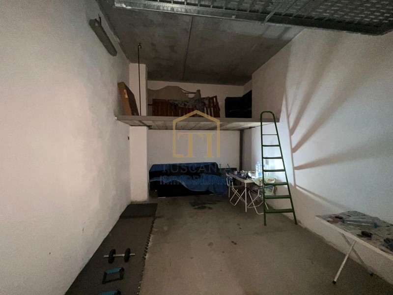 Box in Vendita a Colle di Val D'Elsa, 19'000&euro;, 18 m², con Box