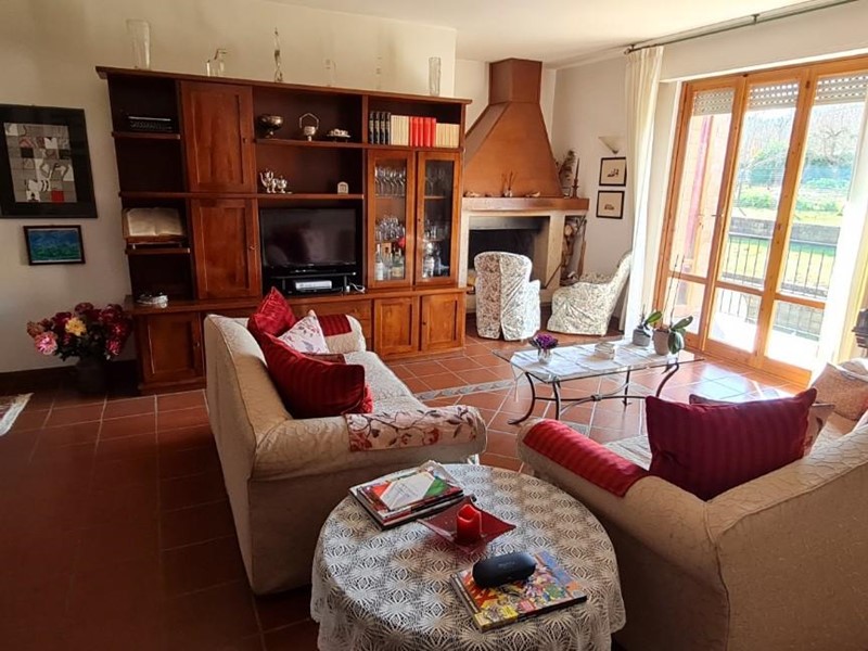 Appartamento in Vendita a Monteriggioni, zona Castellina Scalo, 299'000€, 160 m², con Box