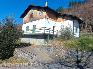 Casa Indipendente in Vendita a Sillano Giuncugnano, zona Sillano, 90'000€, 130 m², arredato
