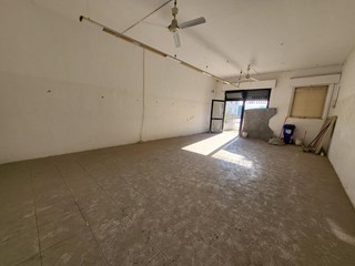 Immobile commerciale in Affitto a Santa Croce sull'Arno, 900€, 160 m²