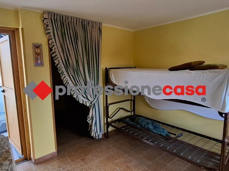 Trilocale in Vendita a Pomezia, 130'000€, 60 m²