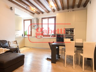 Trilocale in Vendita a Venezia, 470'000€, 80 m²