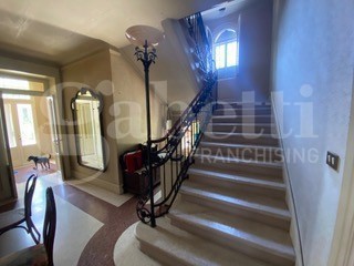 Villa bifamiliare in Vendita a Vigasio, 390'000€, 450 m², arredato