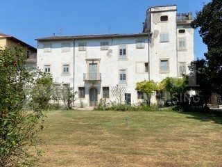 Villa bifamiliare in Vendita a Vigasio, 390'000€, 450 m², arredato