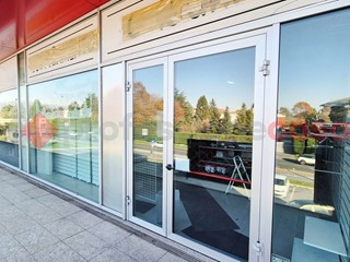 Negozio in Vendita a Osnago, 130'000€, 160 m²