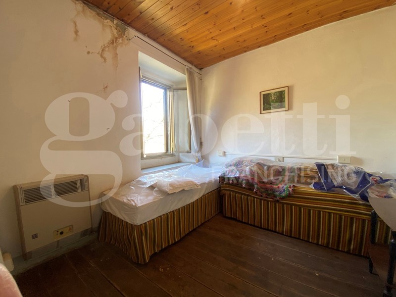 Appartamento in Vendita a Alto Reno Terme, 39'000€, 99 m²