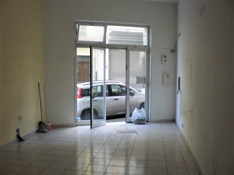 Immobile commerciale in Affitto a Ragusa, 300€, 40 m²