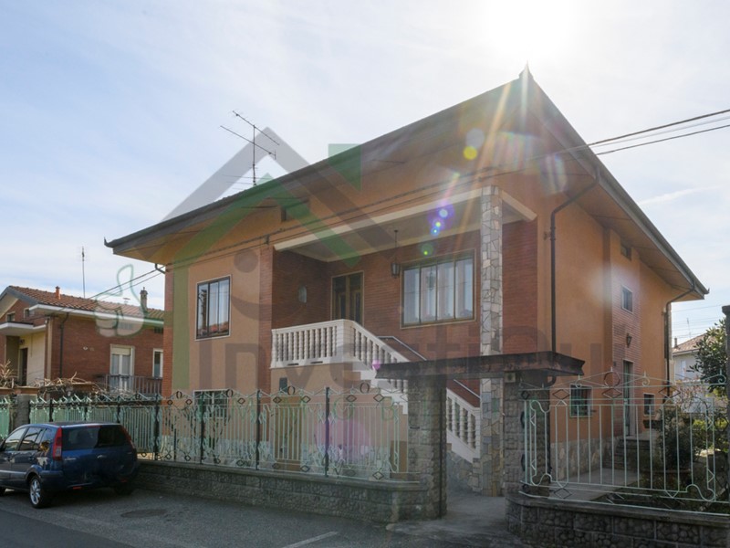 Casa Indipendente in Vendita a San Maurizio Canavese, 300'000€, 140 m², con Box