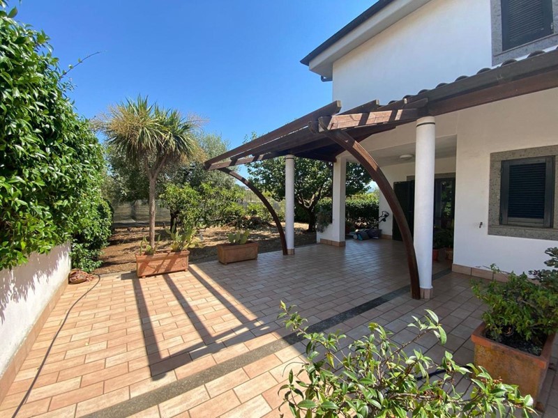 Villa in Vendita a Ariccia, 298'000€, 180 m², con Box