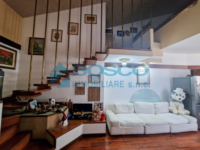 Casa Indipendente in Vendita a Bolano, zona Ceparana, 420'000&euro;, 254 m², con Box