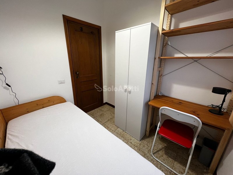 Stanza in Affitto a Modena, 300€, 200 m²