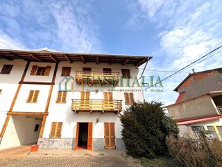 Casa Semi Indipendente in Vendita a Fiorano Canavese, 165'000€, 200 m²