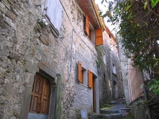 Casa Indipendente in Vendita a Fosdinovo, zona Marciaso, 59'000&euro;, 110 m², arredato