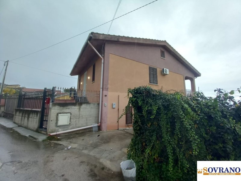 Villa in Vendita a Carini, 99'000€, 110 m²