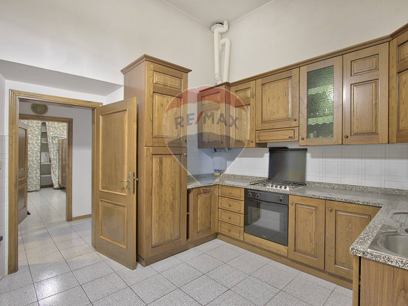 Appartamento in Vendita a San Giovanni Valdarno, zona Centro, 175'000€, 150 m²