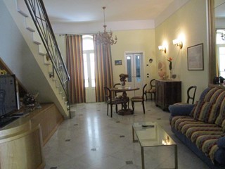 Casa Indipendente in Vendita a Viareggio, 1'200'000€, 200 m², arredato