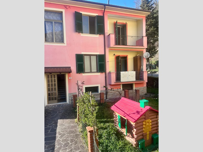 Trilocale in Vendita a Fivizzano, zona Monzone, 38'000€, 70 m²