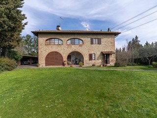 Casale in Vendita a Montespertoli, zona Martignana, 790'000€, 385 m²