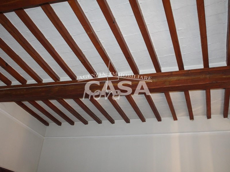 Appartamento in Vendita a Buti, 99'000€, 160 m²