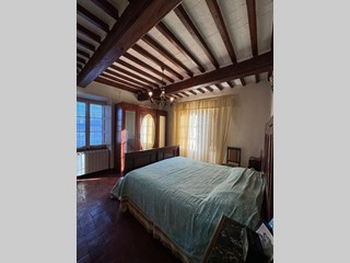 Casa Indipendente in Vendita a Capannori, zona Colle di Compito, 195'000€, 400 m², arredato, con Box