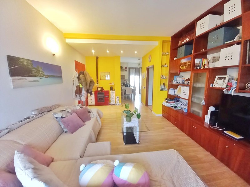 Quadrilocale in Vendita a Castelfiorentino, 130'000€, 95 m², con Box
