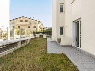 Trilocale in Vendita a Massa, zona Ronchi, 380'000€, 87 m²