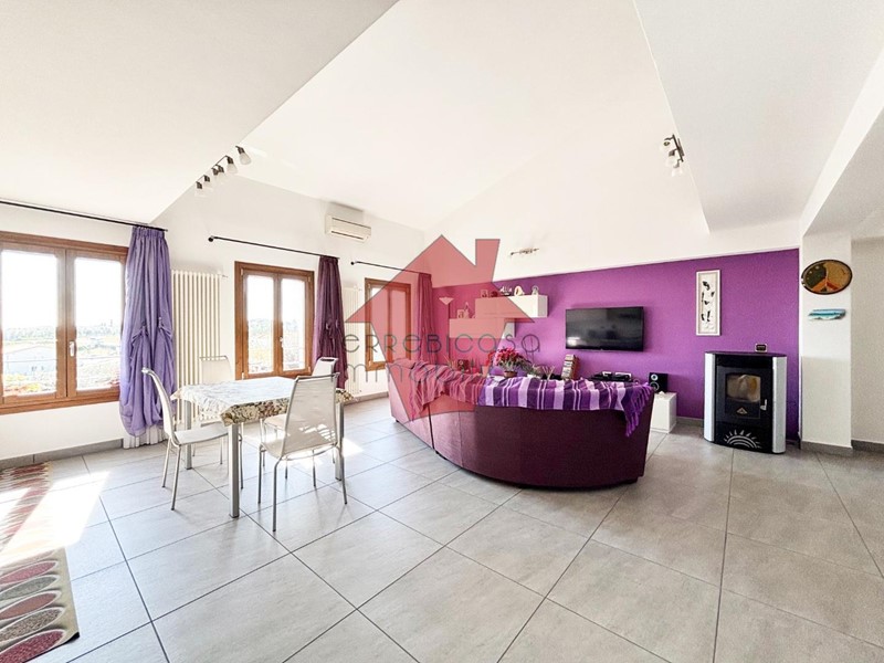 Quadrilocale in Vendita a Cerreto Guidi, 285'000€, 110 m², con Box