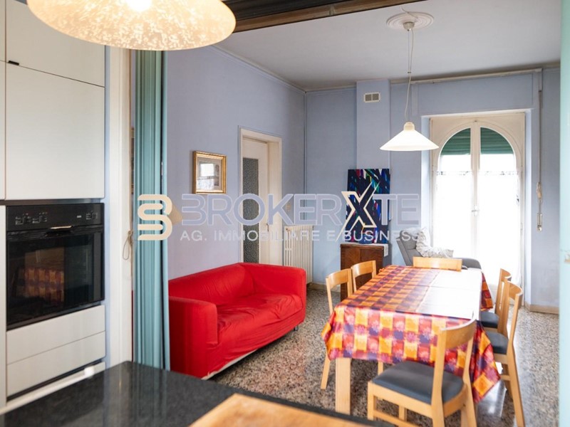 Appartamento in Vendita a Villafranca in Lunigiana, 85'000&euro;, 122 m², arredato