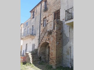 Appartamento in Vendita a Mosciano Sant'Angelo, 30'000€, 150 m²