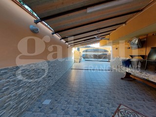 Casa Indipendente in Vendita a Mosciano Sant'Angelo, 190'000€, 200 m²