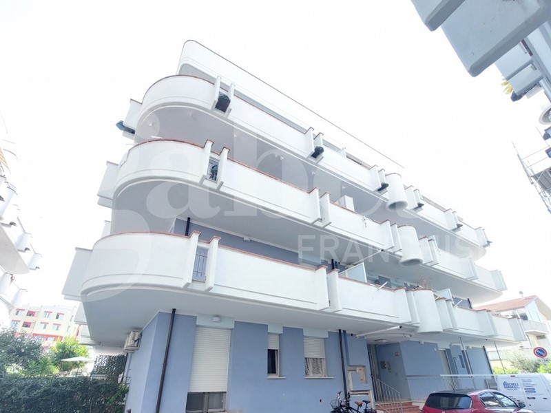 Bilocale in Vendita a Alba Adriatica, 130'000€, 60 m², arredato