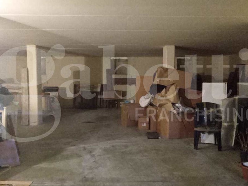 Magazzino in Vendita a Tortoreto, 55'000€, 124 m²