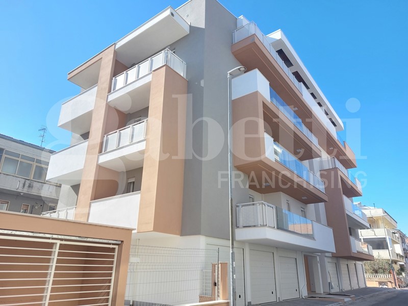 Trilocale in Vendita a Alba Adriatica, 210'000€, 70 m²