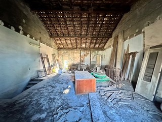 Casa Indipendente in Vendita a Barcellona Pozzo di Gotto, 38'000€, 130 m²