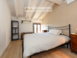 Casa Semi Indipendente in Vendita a Lonato del Garda, 325'000€, 270 m²