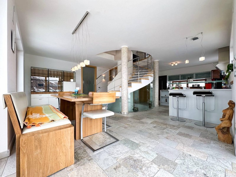 Casa Indipendente in Vendita a Racines, 565 m², con Box