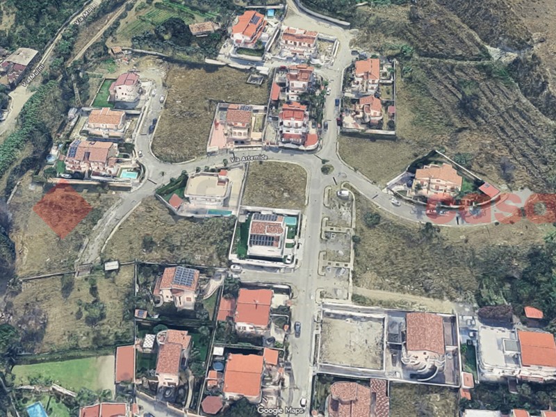 Villa in Vendita a Reggio Calabria, 85'000€, 700 m²
