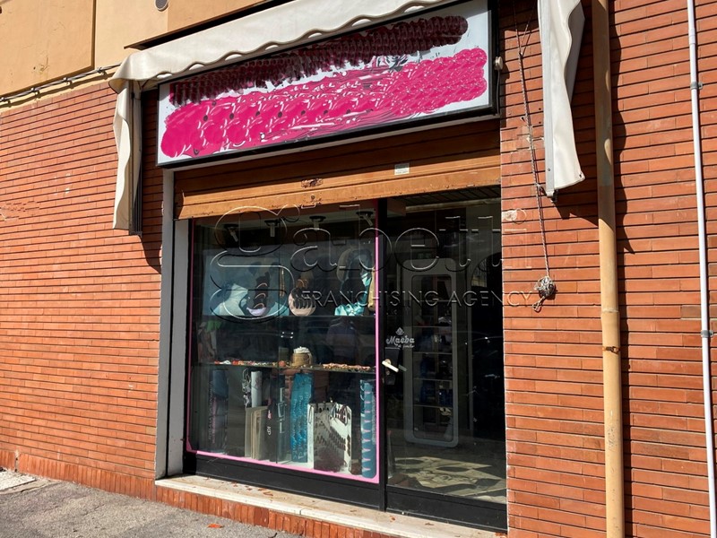 Negozio in Vendita a Ferrara, 49'000€, 65 m²