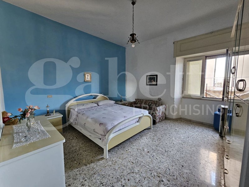 Quadrilocale in Vendita a Scalea, 135'000€, 130 m², arredato