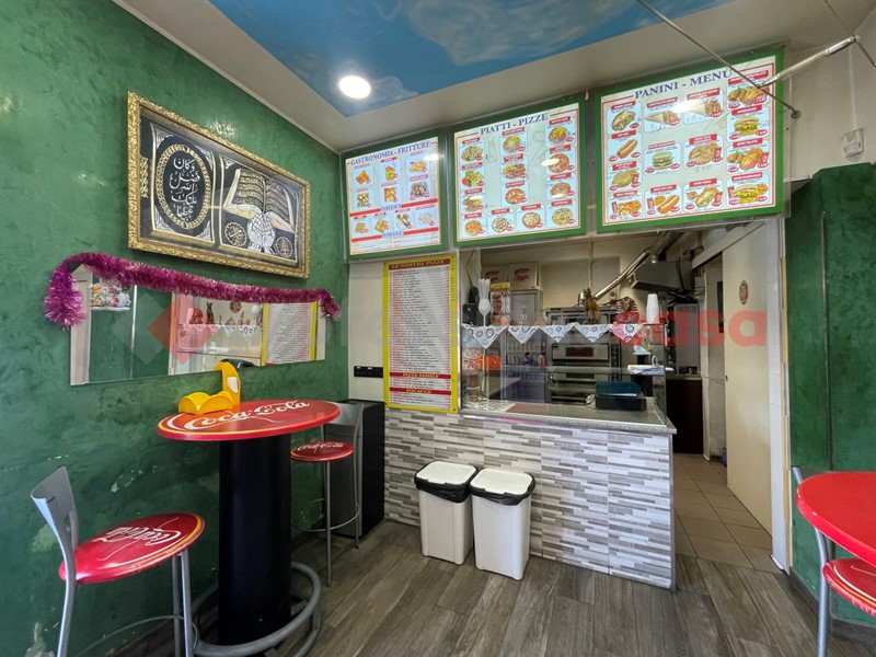 Negozio in Vendita a Pinerolo, 49'000€, 90 m², arredato