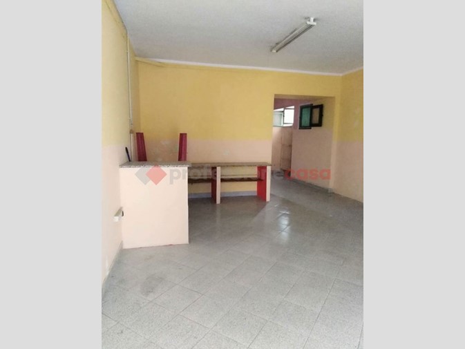 Negozio in Affitto a Ceprano, 350€, 70 m²