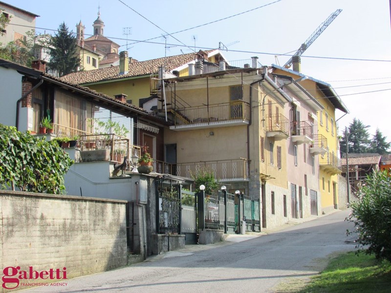 Casa Indipendente in Vendita a Novello, 95'000€, 150 m²