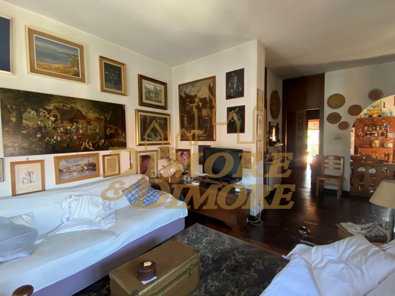 Appartamento in Vendita a Stresa, 299'000€, 220 m²