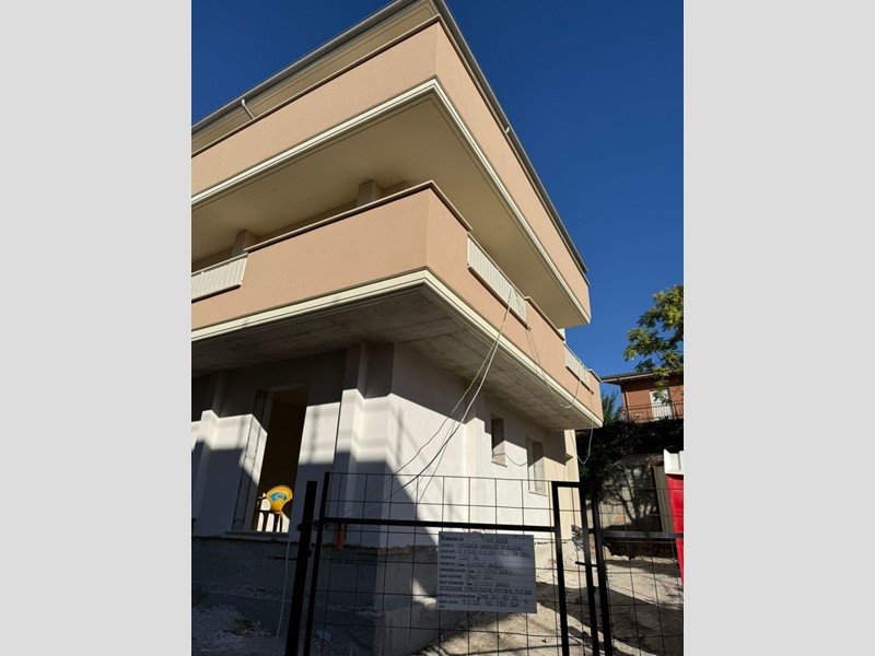 Trilocale in Vendita a Fonte Nuova, 189'000€, 75 m², con Box